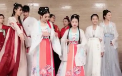 汉服小姐姐小哥哥合唱,汉服小姐姐小哥哥合唱演绎传统之美